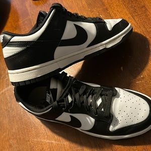Nike Dunk Low Pandas 8.5